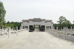 易县华龙皇家陵园有多大