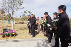 北京市长安园追思英雄 缅怀先烈