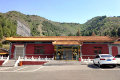 和爱人一块去昌平盘龙台公墓给母亲挑选墓地