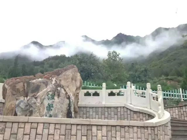 景仰园骨灰林地势环境