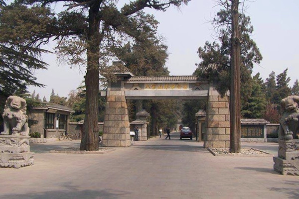 北京八宝山革命公墓