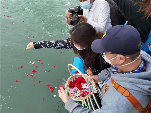 骨灰撒海