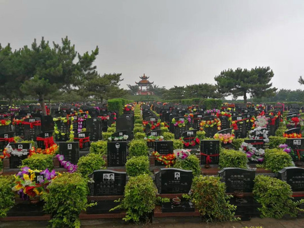 郑州云鹤生态艺术陵园墓区