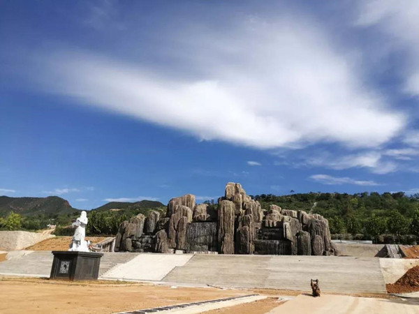 郑州凤凰山人文纪念园景观