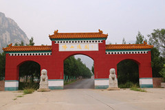 佛山陵园和九里山公墓哪个好？