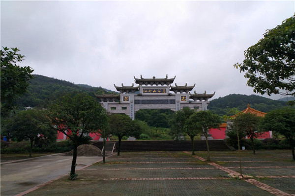 大门