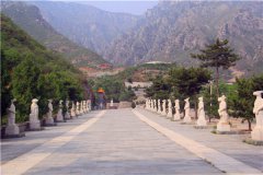 十渡风景区珍珠源公墓是一处依山傍水的福地