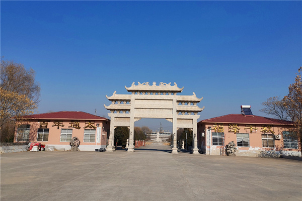 陵园大门