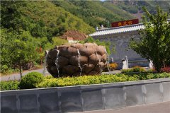 德陵公墓和盘龙台公墓比较哪个好？性价比高？