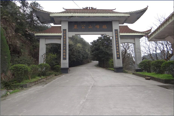 陵园大门