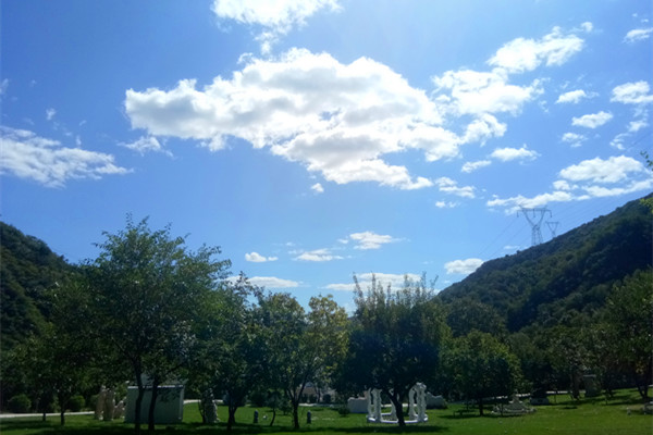 九公山陵园景观一角