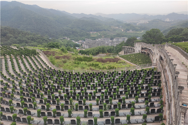 燕尾山公墓墓区