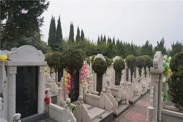 陵园墓区
