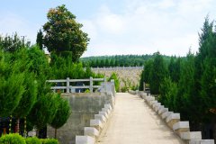 西安凤凰岭公墓墓地位置及价格都合适,为亲人在这选的墓碑