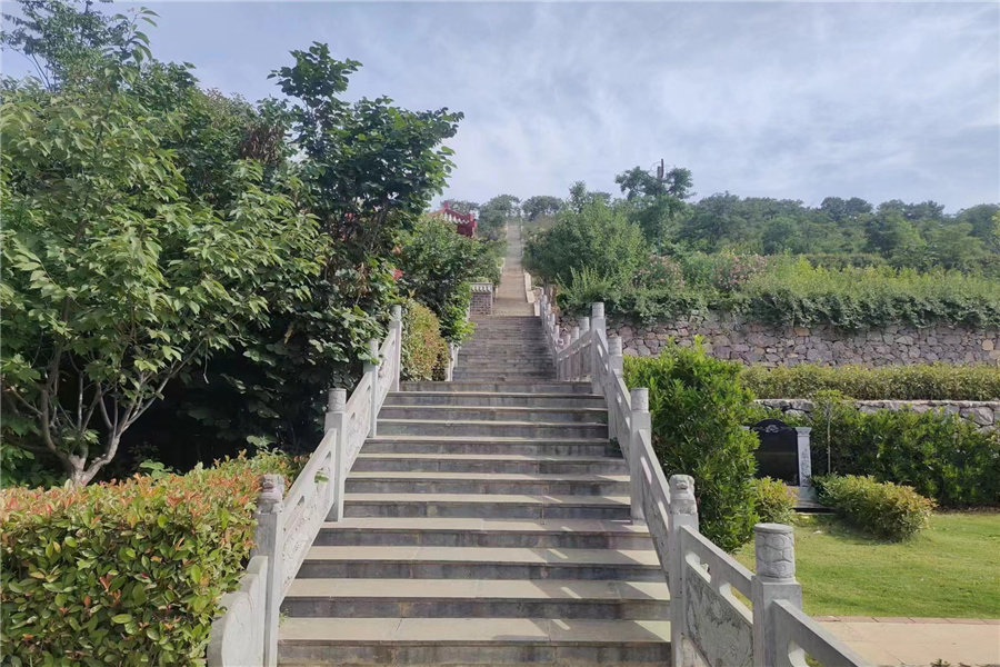 陵园一角