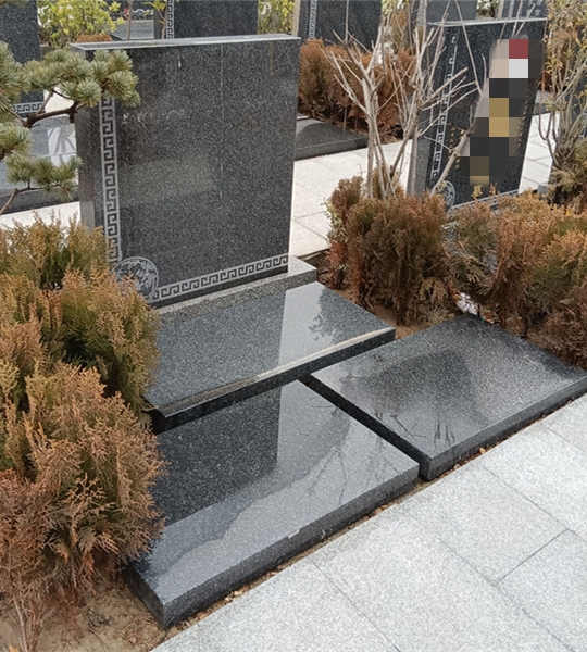 一拖二墓地 一拖二墓地