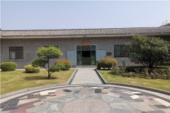 在郑州市御泉森林陵园为亲人选个花坛葬墓地价格是1万左右