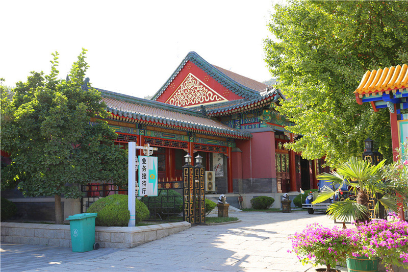 陵园业务接待厅附近