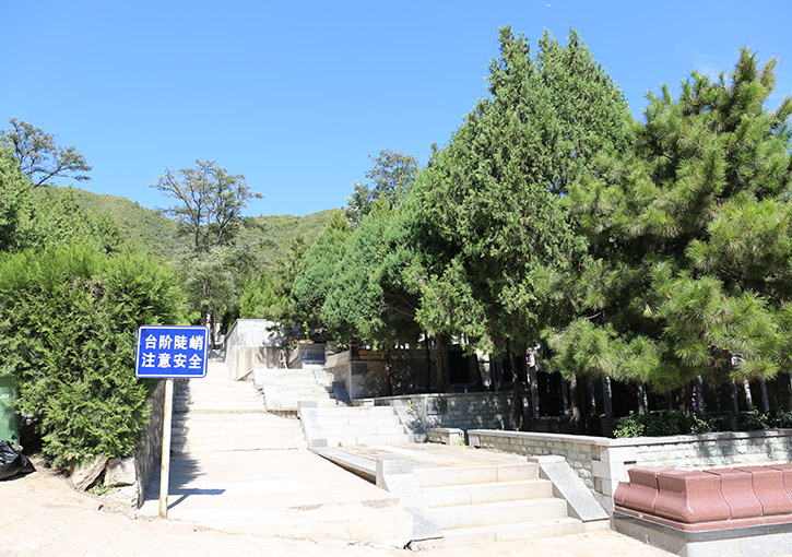 陵园一角
