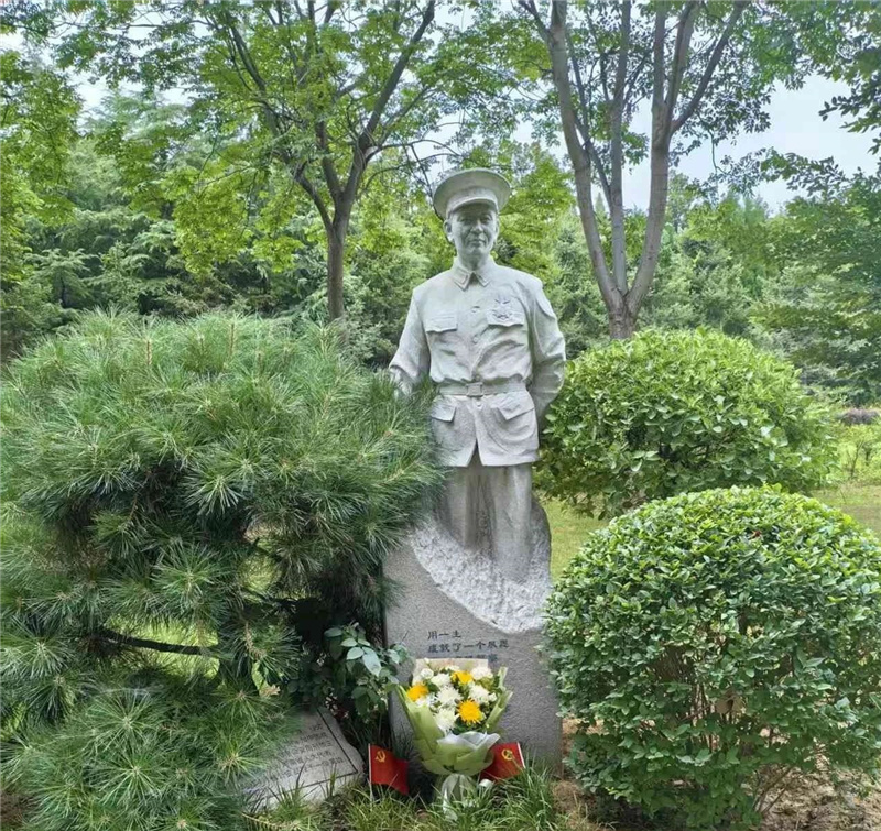 名人雕像