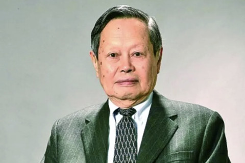 杨振宁先生遗体告别仪式在北京八宝山殡仪馆大礼堂举行