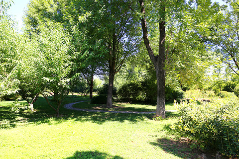 海淀区墓地概况：大多数海淀区居民前往北京其他区县的经营性公墓