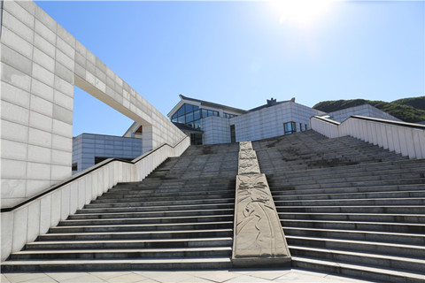 顺义区殡仪馆党支部组织观看警示教育专题片