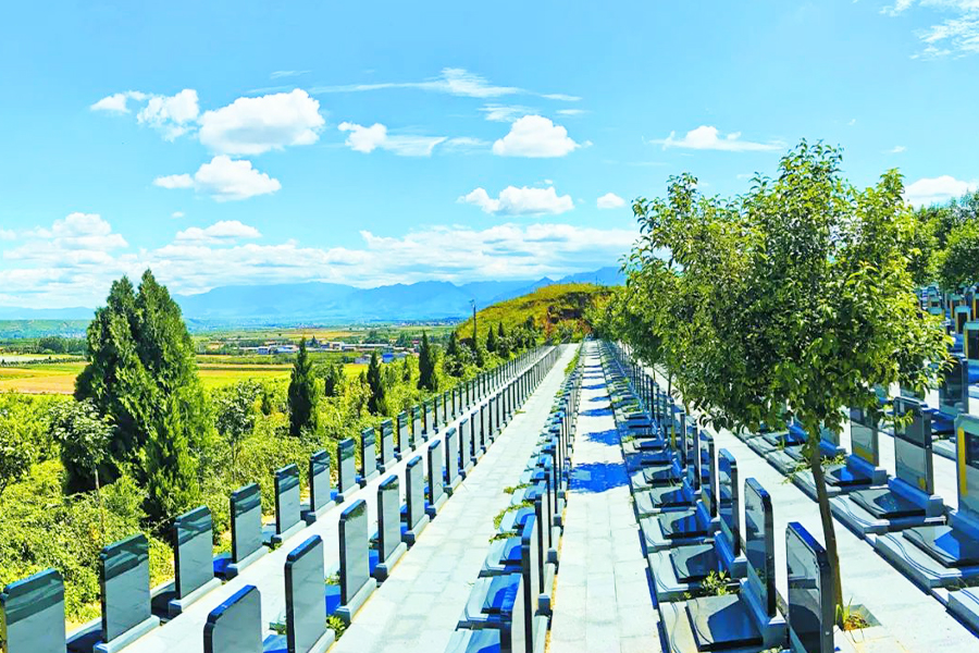凤栖山墓区 凤栖山墓区