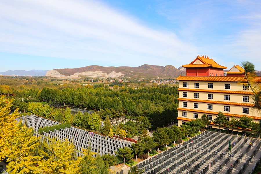 灵山宝塔陵园一角 灵山宝塔陵园一角