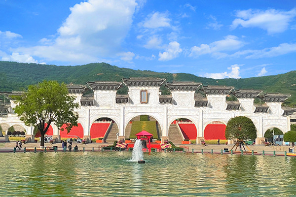 霸陵陵园景观图