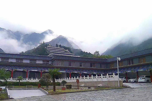 九龙山公墓景观图