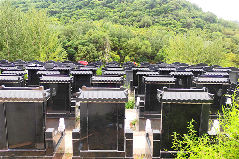 西安白鹿原公墓壁葬及立碑葬式与价格解析