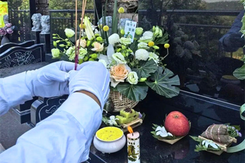 西安高桥墓园端午节遇上父亲节：预约代客祭扫,让爱准时抵达