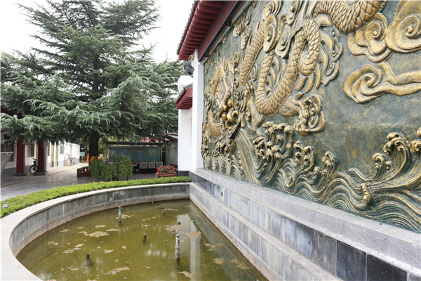 青龙岗纪念园景观图