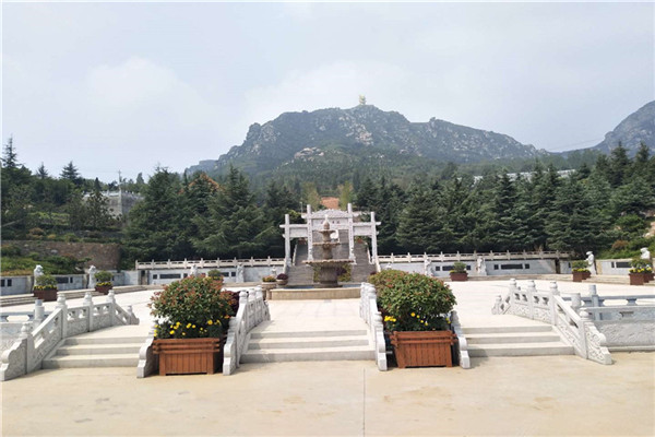 始祖山塔陵园景观图