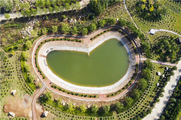 莲花山人文纪念园景观图