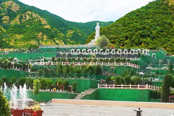 龙居山陵园