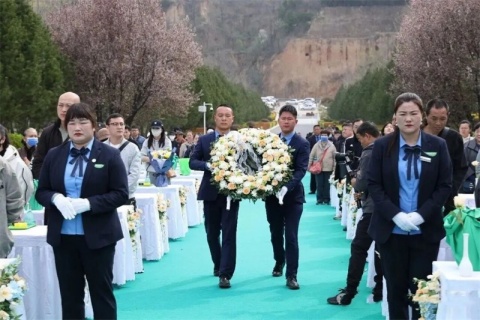 郑州御泉森林陵推广生态安葬渐成风尚：以树为念、以花寄思,让生命归于绿水青山
